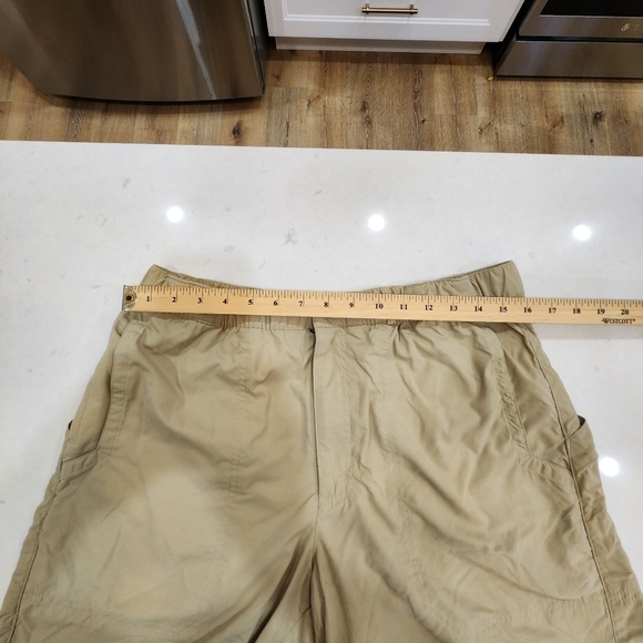 VTG LL Bean Shorts Mens Medium Beige 100% Nylon Mesh Lined Elastic Waist Outdoor - Picture 8 of 12